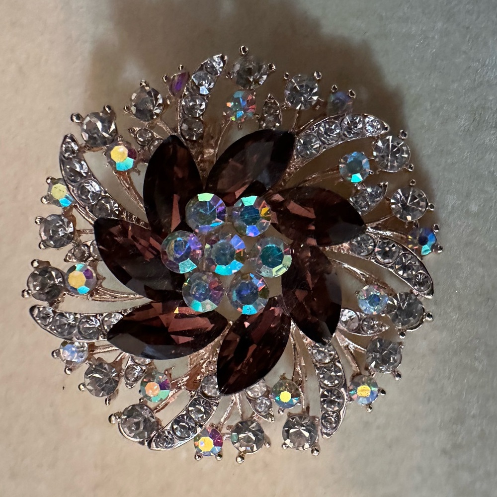 Sparking crystal pin